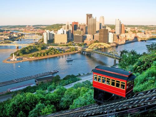 Pittsburgh city skyline from incline tram