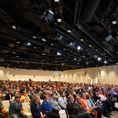 Full house photo by Joris Vercammen