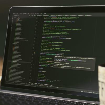 Photo by Daniil Komov